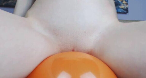 "Perfekttlilly18" voyeur, amateur, ball fetish, panty fetish, panty stuffing Angelus Ballons Panty Custom Vid manyvids