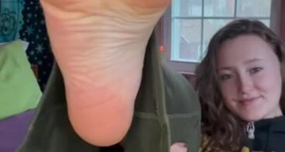 Goddess Flower Nicknamed Smokinflowers Foot Fetish 01 07 2024 Onlyfans Video Self Worship Sunday C6S0